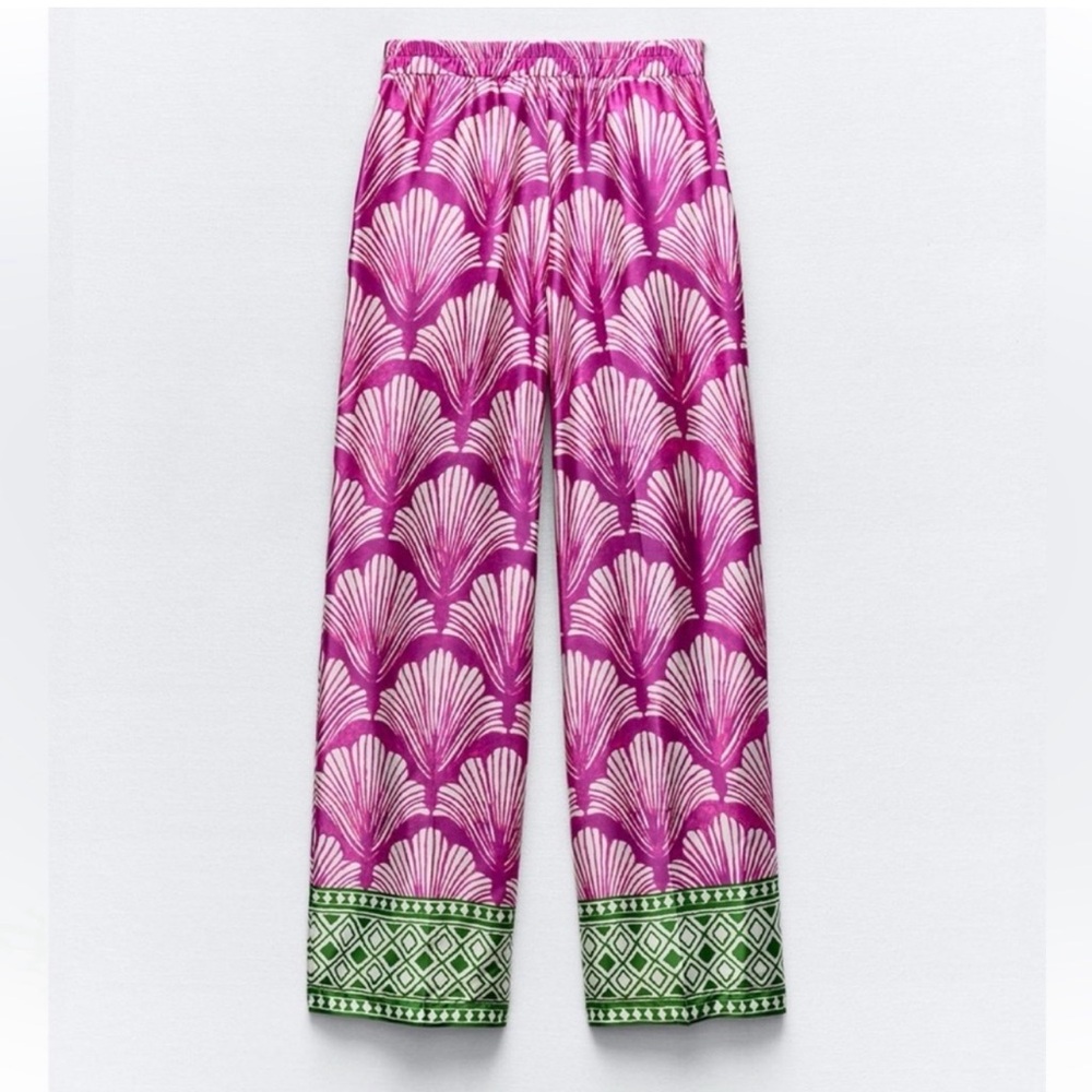 New with tags! Zara Patterned Trousers size small